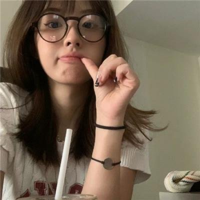 戏精女主桃花多海报